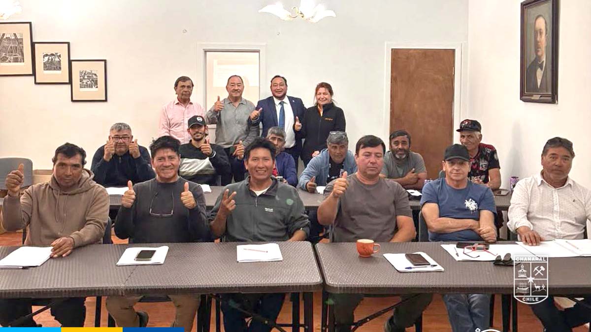 Los trabajadores valoraron el respaldo municipal y entregaron un reconocimiento a nuestro alcalde por su compromiso con el desarrollo del sector