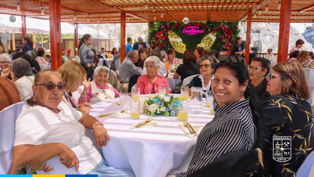 Un hermoso encuentro que reunió a cerca de 170 personas mayores de nuestra comuna