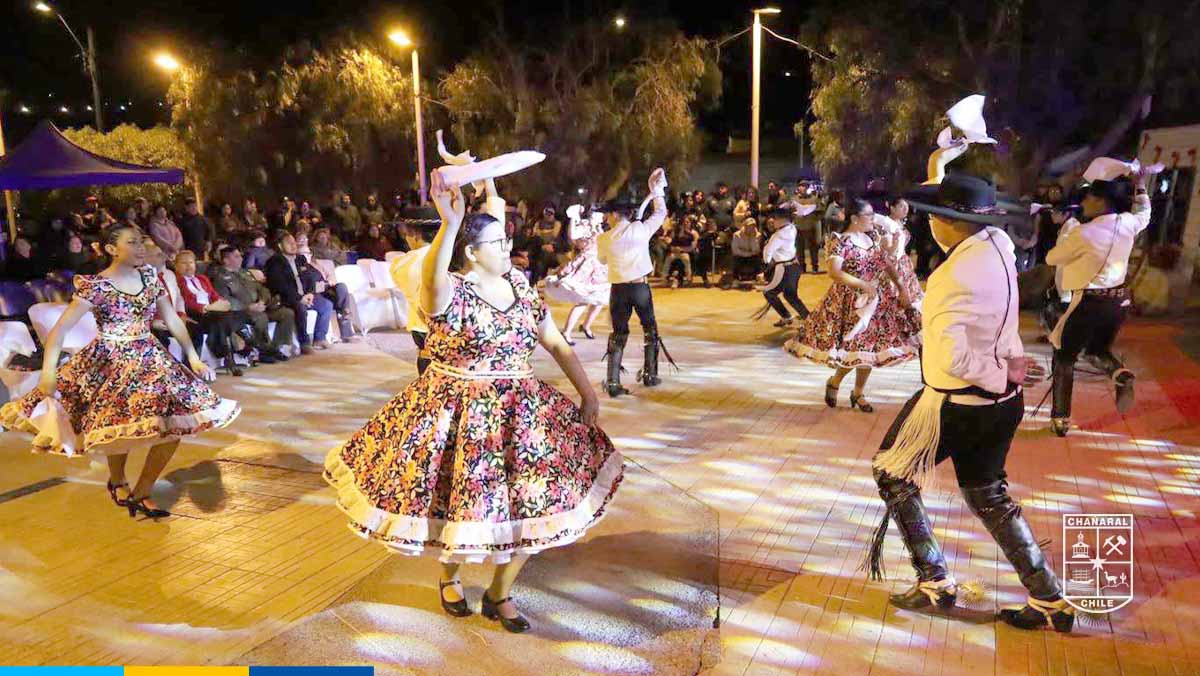 Un gran espectaculo folclorico pudo disfrutar la familia Saladina