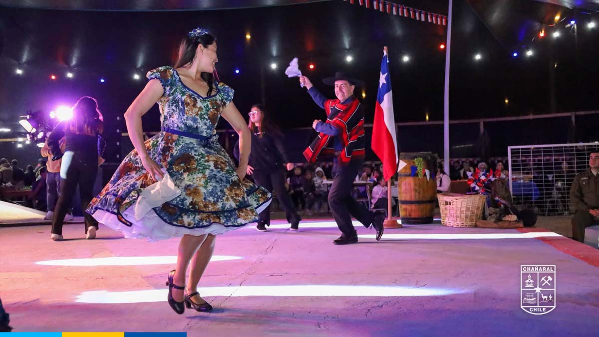 las autoridades realizaron un recorrido por cada una de las fondas, compartiendo y entregando un saludo y buenos deseos para estos cuatro días de celebración.