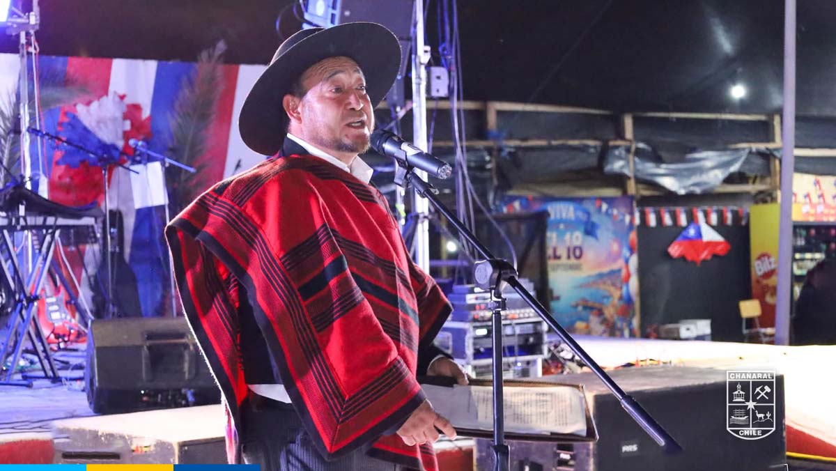 En la jornada se contó con la participación de agrupaciónes folclóricas quienes aportaron con tradición, música y alegría a este inicio de las celebraciones.
