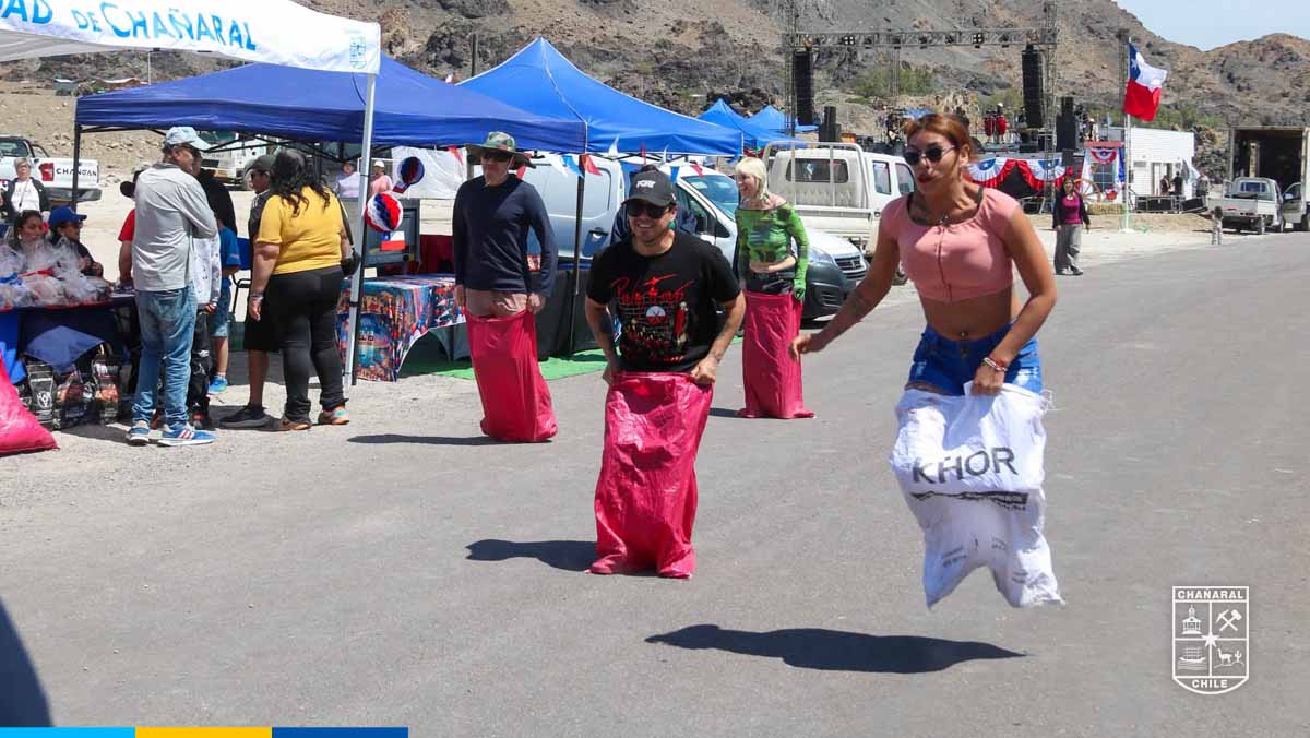 miles de personas llegaron hasta Playa El Caleuche para participar de una nueva edición de la tradicional Pampilla