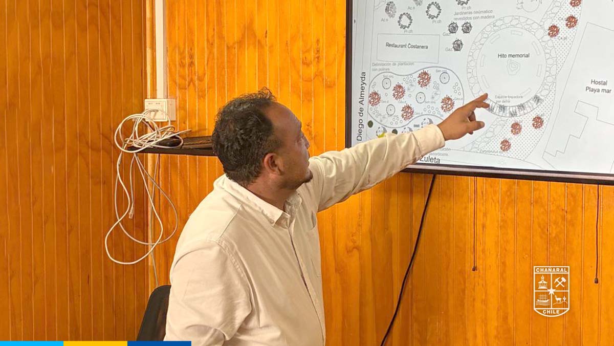 El proyecto contempla la incorporación de especies como chañar, rocalla, acacia salina, pino existente, entre otras especies